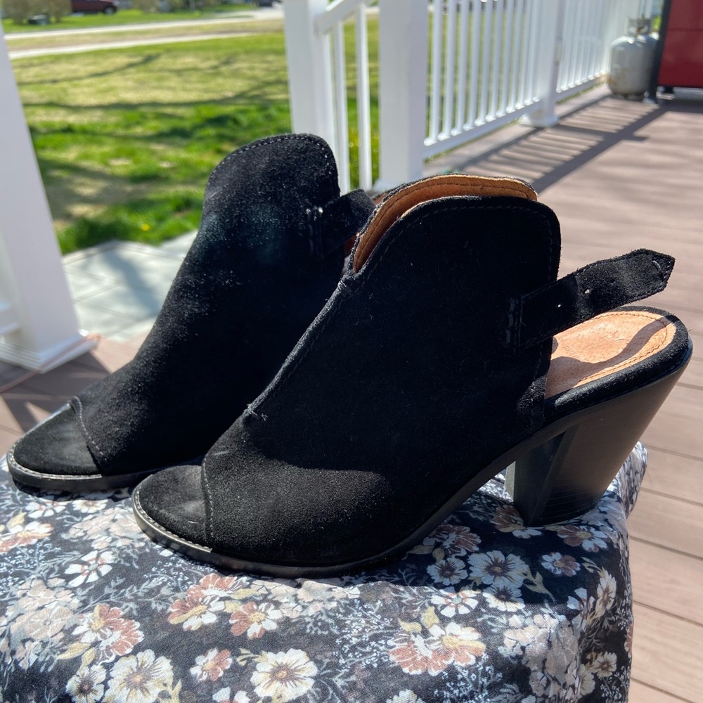 FRYE Courtney Black Suede Open-toe Heel  (6.27.20)